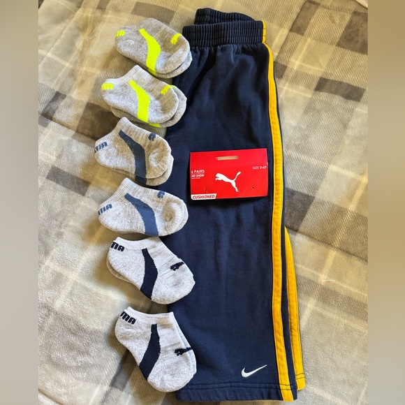 Nike Sweat Pants & New Puma Cushioned Socks - Picture 12 of 12